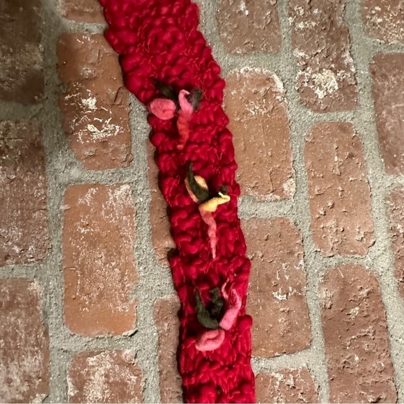 Handmade hand knit red extra long cozy scarf - Picture 9 of 16